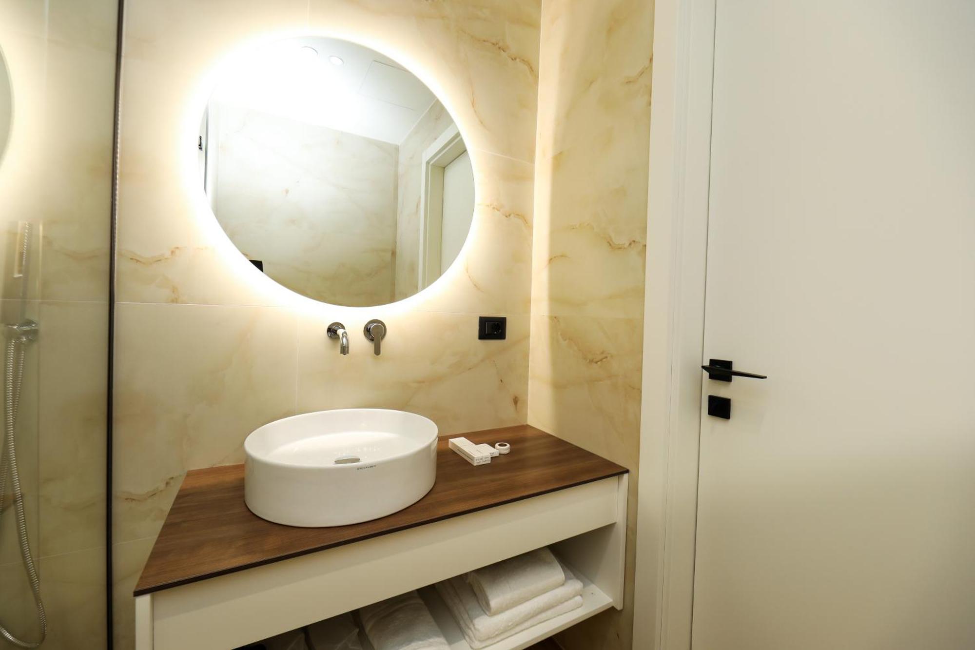 Hotel Adore Vlora Kültér fotó