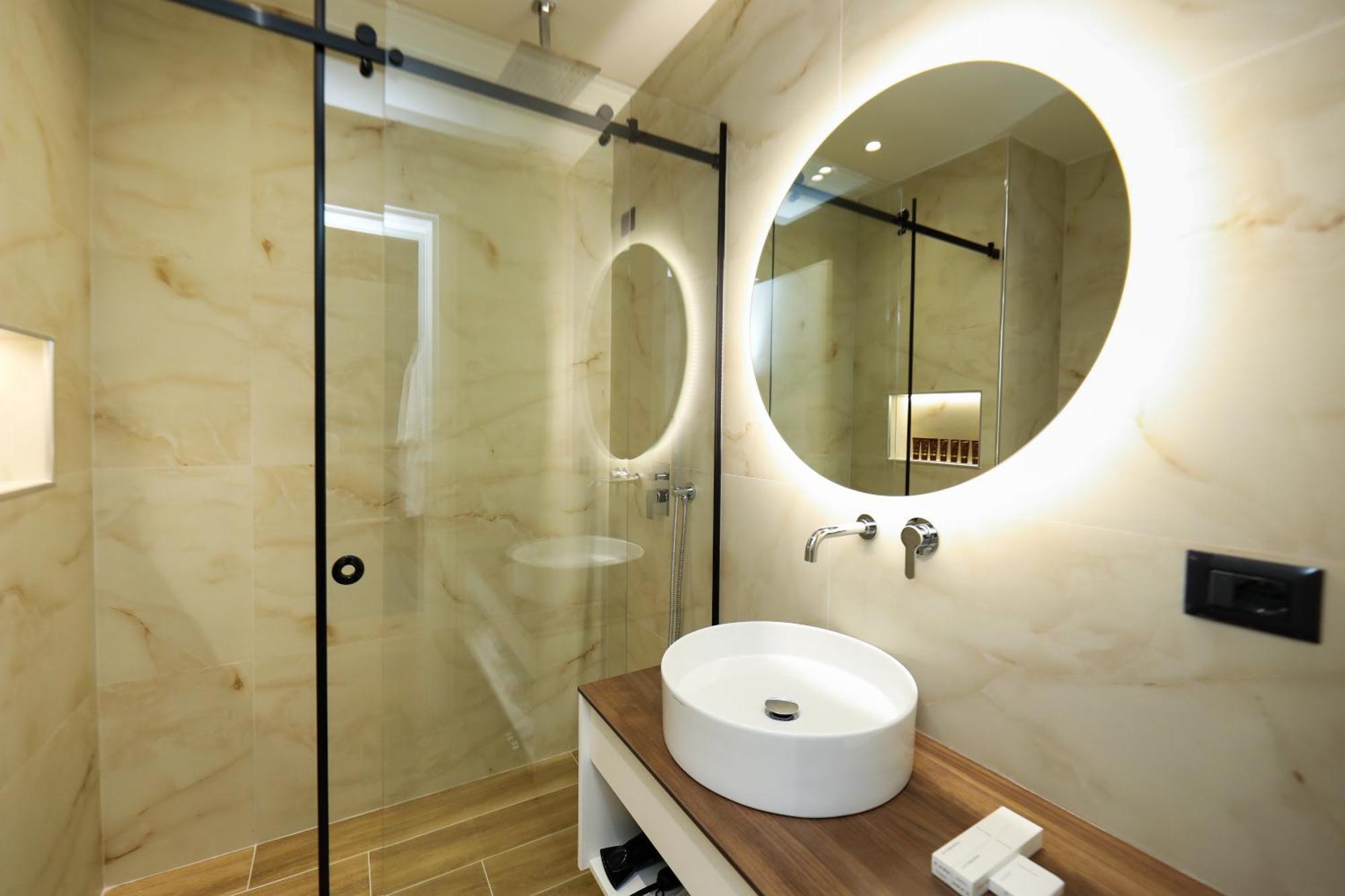 Hotel Adore Vlora Kültér fotó